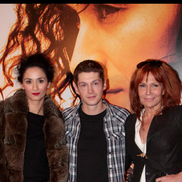 Rachida Brakni, Cyril Descours, Clémentine Célarié - Première du film La Ligne droite à Paris en 2011