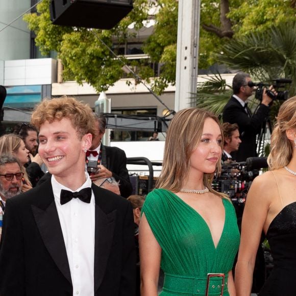 Son interprétation du titre "Taxi" d'Angèle a presque séduit tout le monde.
Deborah François, Jérémy Gillet, Ludmilla Makowski, Vanille Lehmann - Montée des marches du film "Heojil Kyolshim (Decision To Leave)" lors du 75e Festival de Cannes. Le 23 mai 2022. © Cyril Moreau / Bestimage