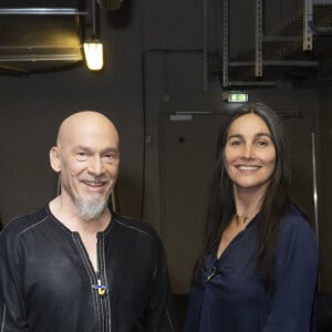 Exclusif - Florent Pagny et sa femme Azucena - Backstage de l'émission spéciale "Unis pour l'Ukraine" à la Maison de la Radio et de la Musique, diffusée en direct sur France 2 et présentée par Nagui et Leïla.Kaddour à Paris le 8 mars 2022. France Télévisions et Radio France s'associent, face à l'urgence humanitaire, pour soutenir et aider le peuple ukrainien et toutes les populations touchées par le conflit, sur place et dans les pays limitrophes. Le service public s'engage aux côtés de la Croix-Rouge française, qui lance un appel aux dons financiers, pour faire face aux besoins humanitaires, qui ne cessent de s'intensifier. Cette soirée spéciale est diffusée en simultané sur France 2 et France Inter avec un concert exceptionnel en direct, avec la participation des formations musicales de Radio France. Avec cette soirée, France Télévisions et Radio France permettent aux Français de répondre concrètement à l'urgence humanitaire, à l'intérieur et à l'extérieur de l'Ukraine, à travers des dons à la Croix-Rouge française. © Cyril Moreau / Jack Tribeca / Bestimage