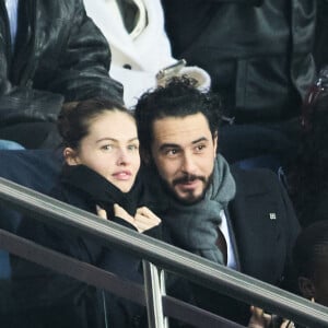 Thylane Blondeau et son compagnon Ben Attal étaient de sortie au Parc de Princes ce samedi.
Thylane Blondeau et son compagnon Ben Attal - Célébrités dans les tribunes au match de football du PSG face à Nantes au Parc des Princes à Paris. © Cyril Moreau / Bestimage 