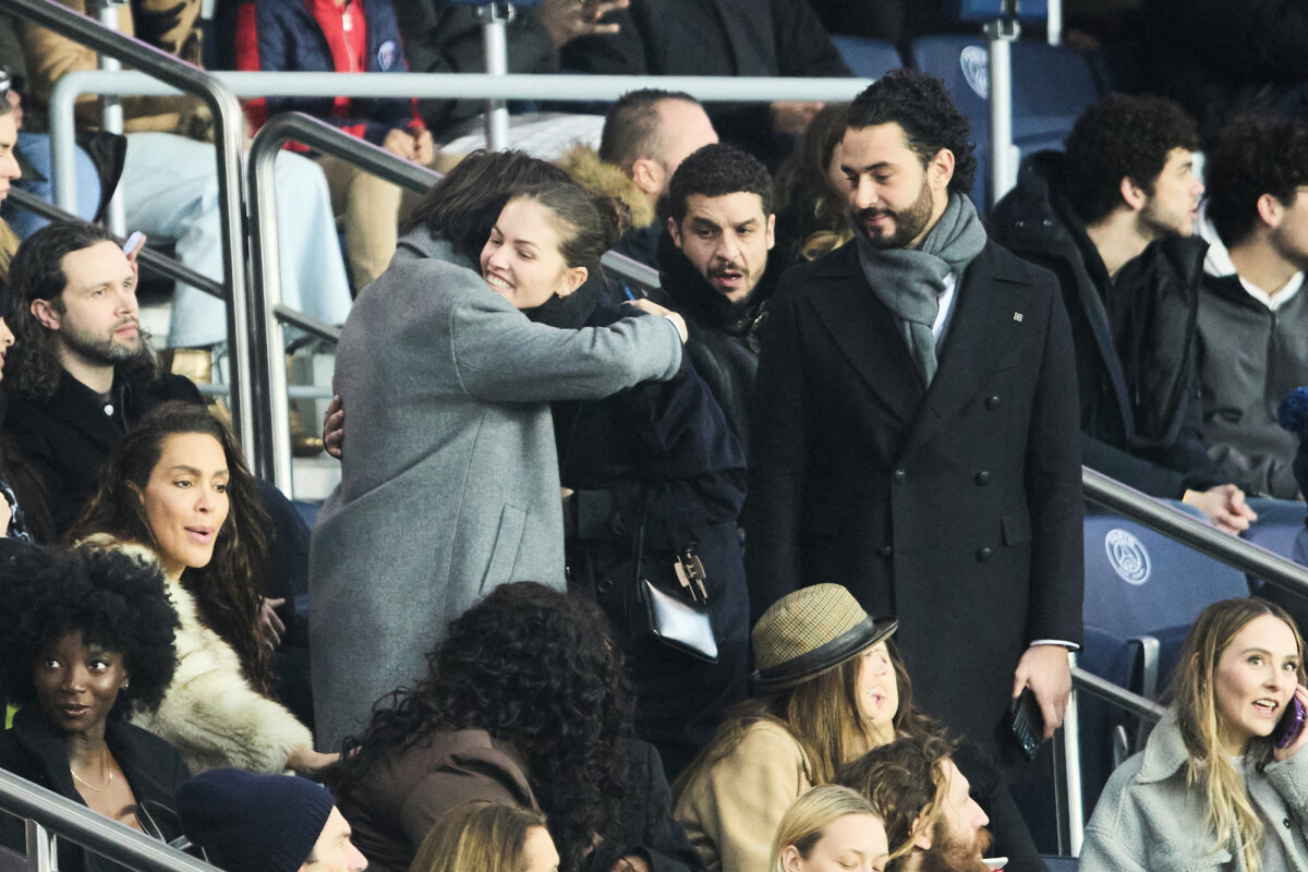 Photo Thylane Blondeau Et Son Compagnon Ben Attal C L Brit S Dans Les Tribunes Au Match De