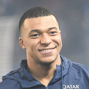 Cérémonie en l'honneur de Kylian Mbappe au Parc des princes après son but contre le FC Nantes (victoire du PSG 4 à 2 face à Nantes) , il devient le meilleur buteur de l'histoire du PSG avec 201 buts le 4 mars 2023. 