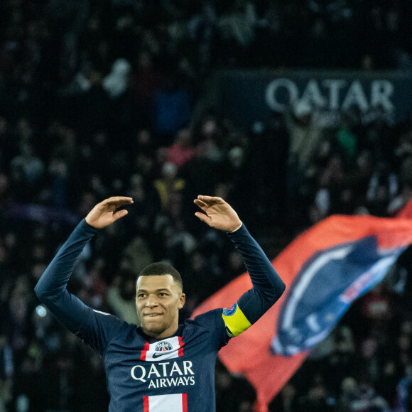 Joie des joueurs du Paris SG aprés le 201e buts de Kylian Mbappe (Paris SG) - Football - Ligue 1 Uber Eats - Victoire du PSG face à Nantes (4-2) au Parc des princes à Paris le 4 mars 2023. © Baptiste Autissier / Panoramic / Bestimage 