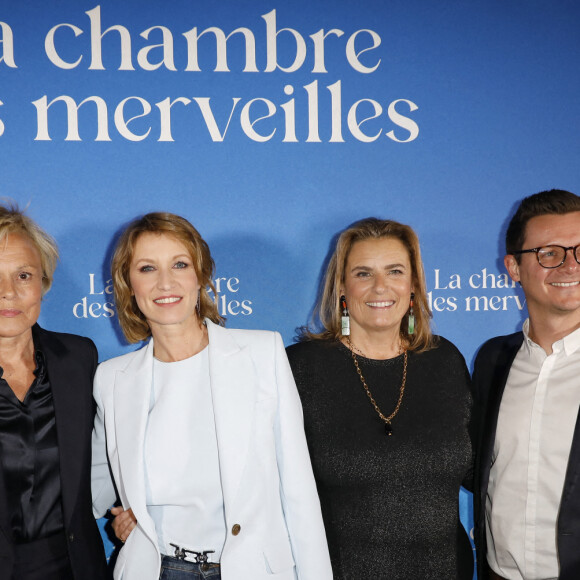 Elles ont assisté à l'avant-première du film ce lundi à Paris.
Muriel Robin, Alexandra Lamy, Lisa Azuelos, Xavier Lacaille - Avant-première du film "La chambre des merveilles" au cinéma Pathé Wepler à Paris le 6 mars 2023. © Marc Ausset-Lacroix/Bestimage