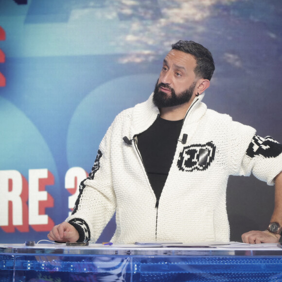 Exclusif - Cyril Hanouna sur le plateau de l'émission Touche pas à mon poste (TPMP) diffusée en direct sur C8 le 13 février 2023. © Jack Tribeca / Bestimage