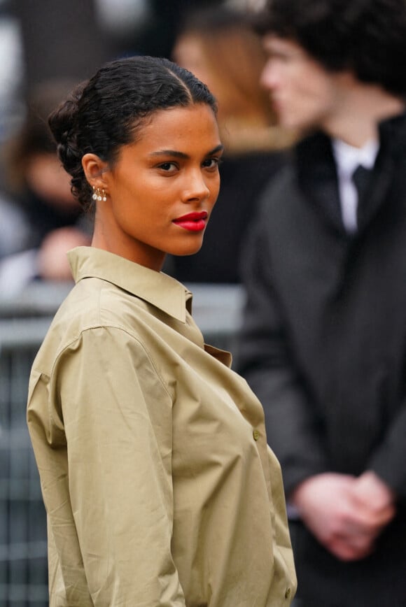 Tina Kunakey - Arrivées au défilé Miu Miu prêt-à-porter automne-hiver 2023/2024 lors de la Fashion Week de Paris (PFW), à Paris, France, le 7 mars 2023. © Pierre Perusseau/Bestimage 