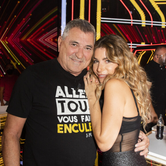 Il l'avait rencontrée en 2007. Ensemble, ils sont devenus en 2012 parents de jumeaux : Bella et Jules.
Exclusif - Lola Marois-Bigard et son mari Jean-Marie Bigard - Emission "La Grosse Rigolade" présentée en direct par C.Hanouna sur C8 le 22 Septembre 2020 à Paris. © Jack tribeca / Bestimage 