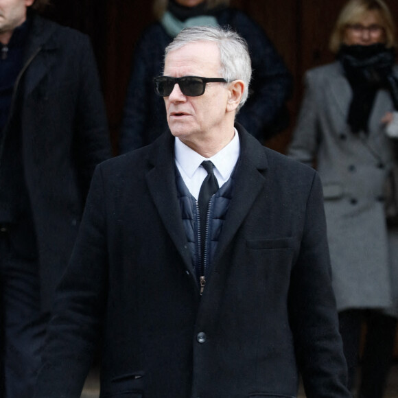 Francis Huster - Sorties des obsèques de Philippe Tesson en l'église Saint-Germain des-Prés à Paris le 10 février 2023. © Christophe Clovis / Bestimage 