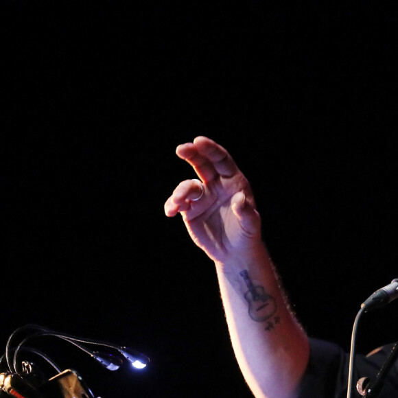 Exclusif - Bertrand Cantat (ex-membre du groupe "Noir Désir" et actuel membre du groupe "Détroit") fait une pause dans sa carrière musicale et se lance dans une tournée de lecture de textes poétiques avec deux musiciens autour de lui. Son nouveau spectacle de lecture (Condor Live) est tiré du livre "Condor" de Caryl Ferey. C'est une oeuvre allégorique et hallucinée, d'un couple fuyant la mort dans le Chili d'après Pinochet. Cenon, le 22 septembre 2016. © Patrick Bernard/ Bestimage