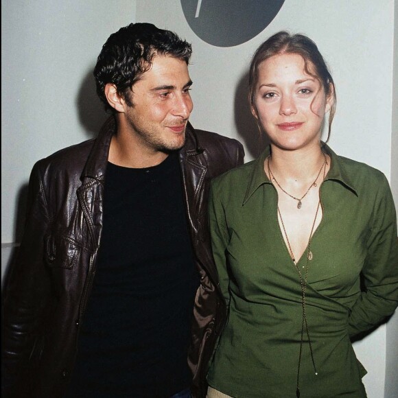 L'occasion d'évoquer sa vie sentimentale, et notamment son ancienne relation avec Marion Cotillard, qui avait débuté en 2002
Marion Cotillard et Stéphan Guérin-Tillié à la soirée Motorola au Nobu.