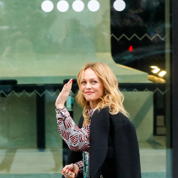 Vanessa Paradis - Arrivées au défilé Chanel Haute Couture printemps / été 2023 lors de la fashion week à Paris le 24 janvier 2023. © Christophe Clovis / Veeren / Bestimage