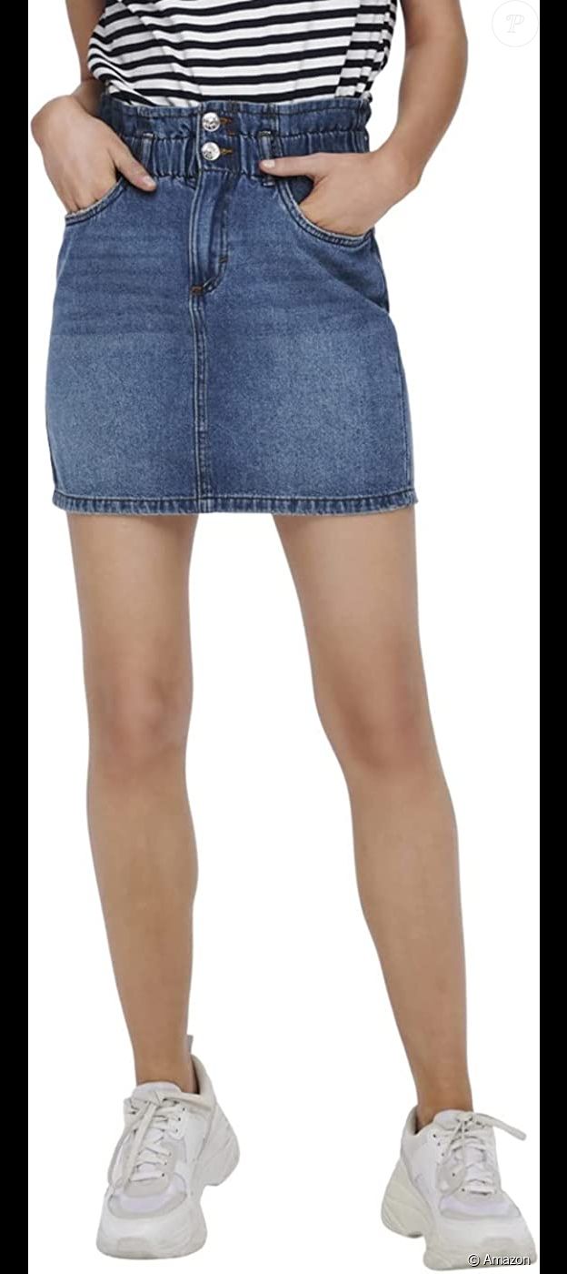 Plongez dans les années 2000 avec cette mini jupe en jean Only