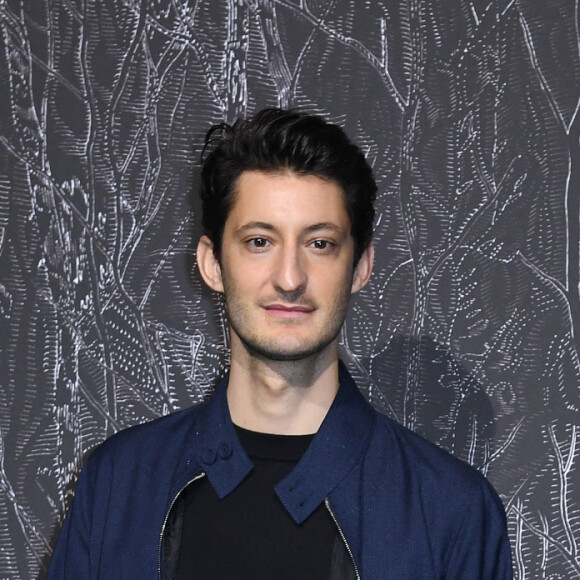 Pierre Niney - Vernissage de l'exposition Ruinart "Promenade en Champagne" au Carreau du Temple à Paris. Le 9 mars 2023 © Giancarlo Gorassini / Bestimage  