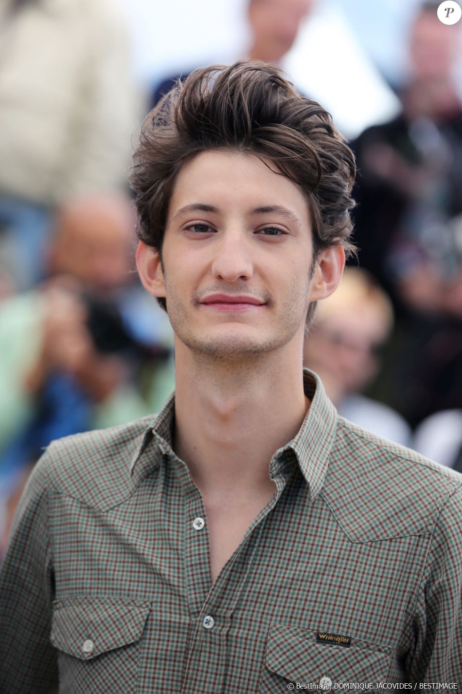 Pierre Niney (montre Star classique Montblanc) Photocall des jeunes