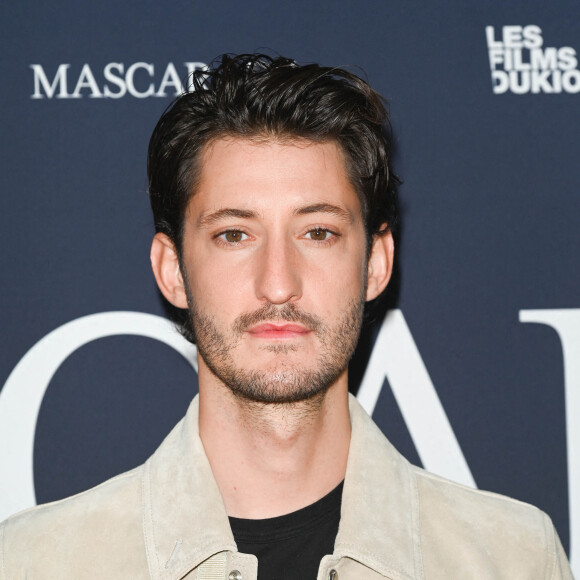 On le sait la relation qu'entretient Roselyne Bachelot et certains artistes n'est pas évidente.
Pierre Niney - Avant-première du film "Mascarade" au cinéma Pathé Wepler à Paris. Le 20 octobre 2022 © Coadic Guirec / Bestimage 