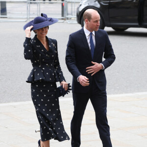 Preuve de plus que même régis par un protocole, Kate et William forment toujours un couple... dans le vent !
Le prince William, prince de Galles, et Catherine (Kate) Middleton, princesse de Galles, - Service annuel du jour du Commonwealth à l'abbaye de Westminster à Londres, le 13 mars 2023. 