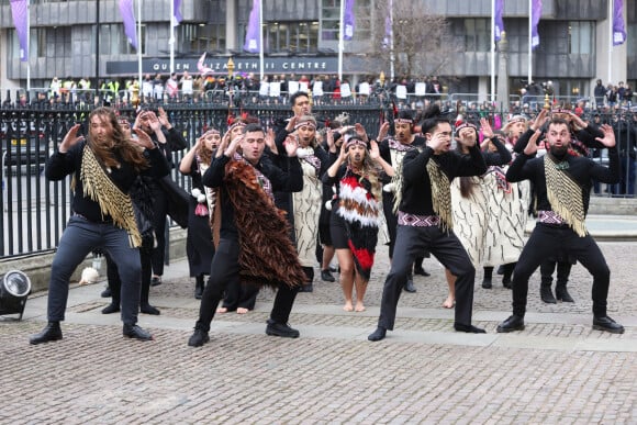 Le groupe Maori, Ngati Ranana - Service annuel du jour du Commonwealth à l'abbaye de Westminster à Londres, le 13 mars 2023. 