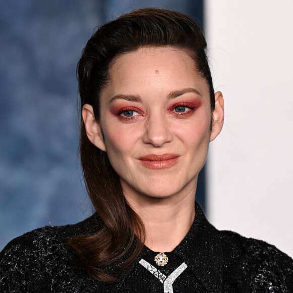 Marion Cotillard sur le tapis rouge de la soirée Vanity Fair post-Oscars le 12 mars 2023. @ ABACA