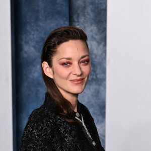 Marion Cotillard sur le tapis rouge de la soirée Vanity Fair post-Oscars le 12 mars 2023. @ ABACA