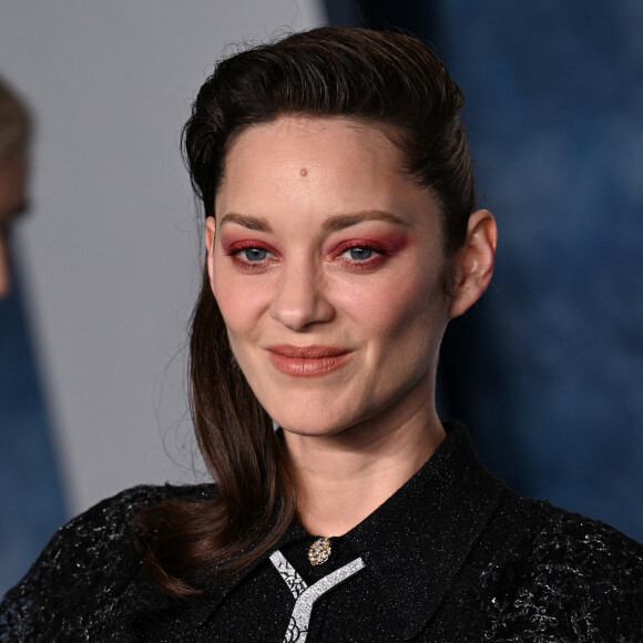 Marion Cotillard sur le tapis rouge de la soirée Vanity Fair post-Oscars le 12 mars 2023. @ ABACA