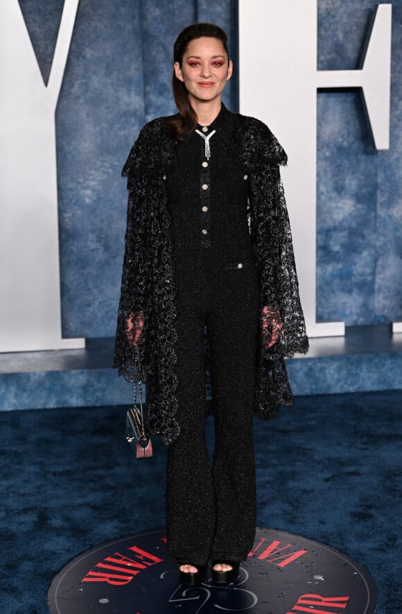 Marion Cotillard sur le tapis rouge de la soirée Vanity Fair post-Oscars le 12 mars 2023. @ ABACA