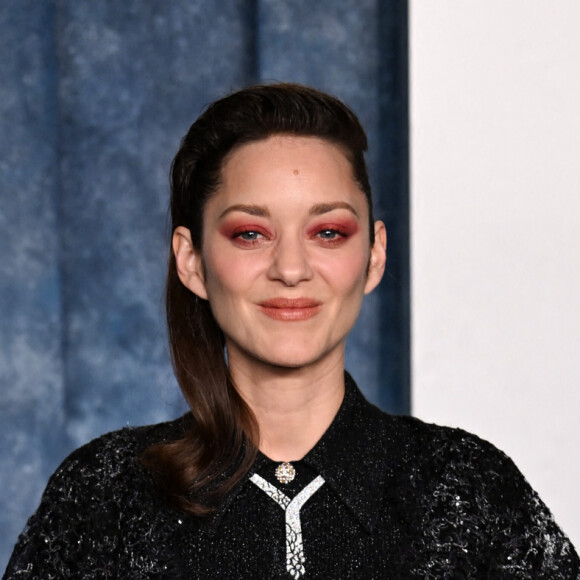 Marion Cotillard sur le tapis rouge de la soirée Vanity Fair post-Oscars le 12 mars 2023. @ ABACA