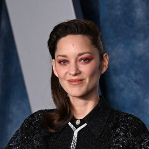 Marion Cotillard sur le tapis rouge de la soirée Vanity Fair post-Oscars le 12 mars 2023. @ ABACA