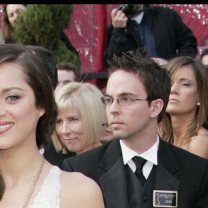 Marion Cotillard reçoit l'Oscar de la meilleure actrice pour le film "La Mome" - 80ème cérémonie des Oscars 2008 à Hollywood