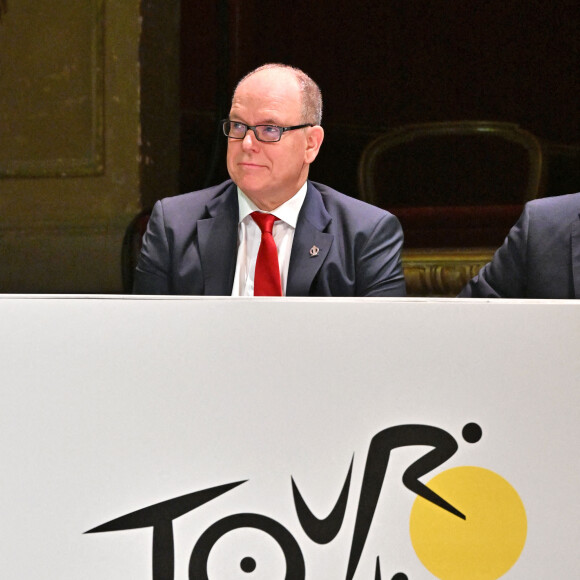 Le prince Albert II de Monaco durant la présentation officielle à l'opéra de Nice, le 13 mars 2023, des deux dernières étapes du Tour de France 2024 qui aura lieu à Nice. Pour la première fois de son histoire, le Tour de France s'achèvera loin de la région parisienne, avec une 21e étape qui sera jugée à Nice le 21 juillet 2024. Un final d'exception en bord de Méditerranée à l'occasion d'un contre-la-montre qui s'élancera de la Principauté de Monaco pour départager les prétendants au titre. L'étape de la veille sera quant à elle tracée sur les routes propices au suspense de l'arrière-pays niçois. © Bruno Bebert/Bestimage 