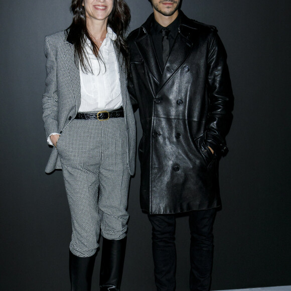 Charlotte Gainsbourg et son fils Ben Attal - Photocall du défilé Saint Laurent collection Printemps-Eté 2022 lors de la fashion week à Paris, le 28 septembre 2021. © Olivier Borde/Bestimage 