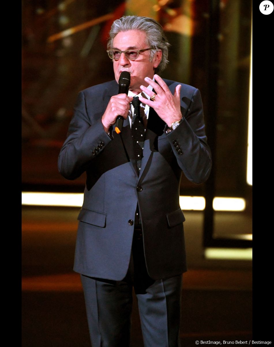 Daniel Auteuil a 73 ans et sa femme en a 45.
Semi-exclusif - Daniel Auteuil durant La 29ème édition des Victoires de la Musique Classique, depuis le Grand Théâtre de Provence, à Aix en Provence, le 9 février 2022. © Bruno Bebert/Bestimage