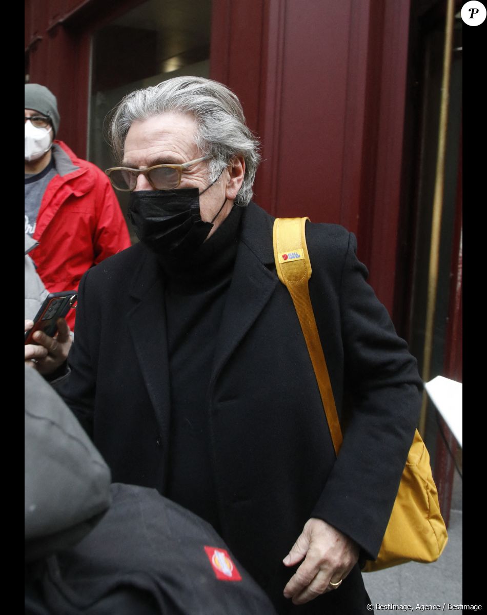 Exclusif - Daniel Auteuil arrive à un enregistrement TV à l'Olympia à Paris, France, le 3 février 2022.
