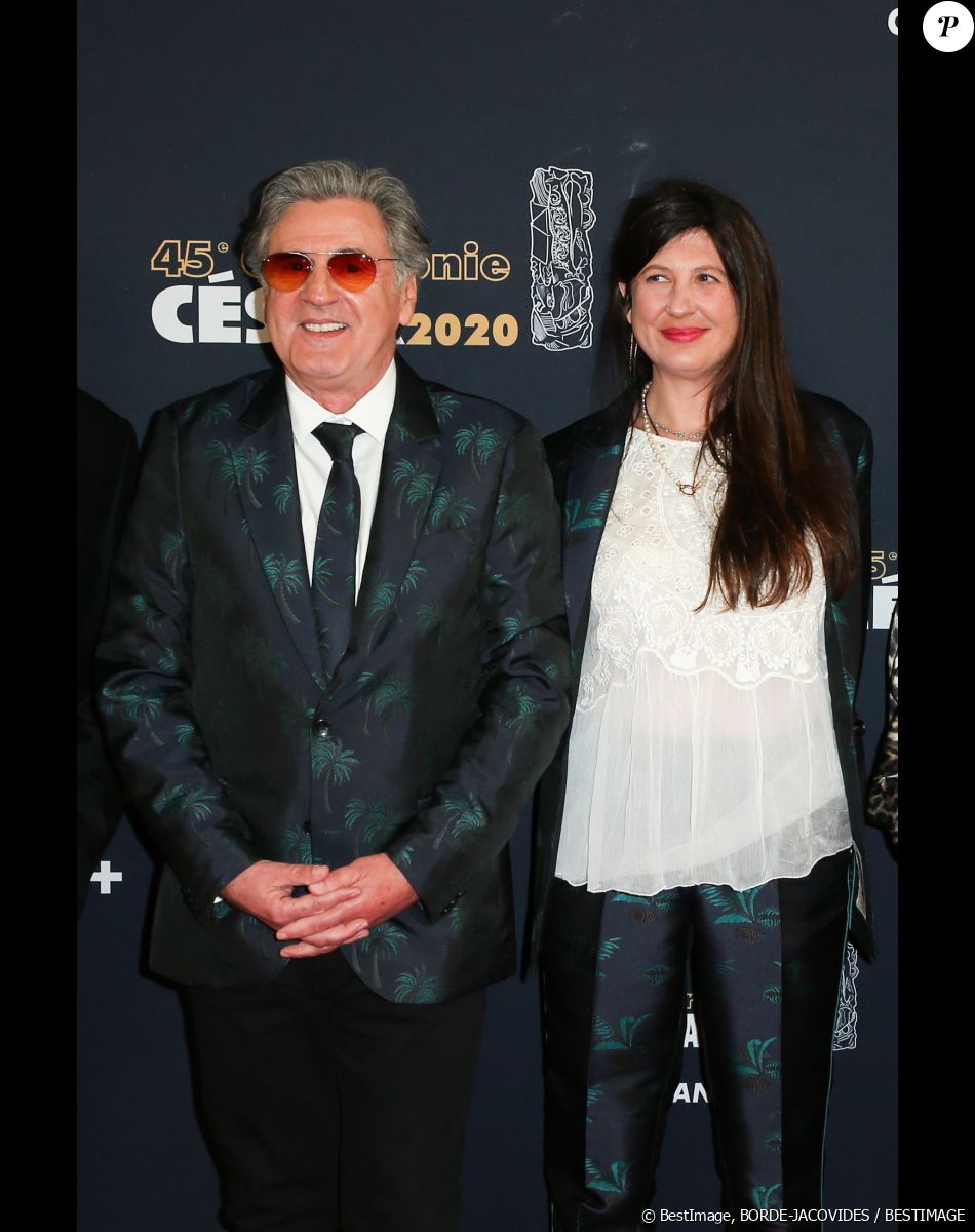Daniel Auteuil et sa femme Aude Ambroggi lors du photocall lors de la 45ème cérémonie des César à la salle Pleyel à Paris le 28 février 2020 © Dominique Jacovides / Olivier Borde / Bestimage
