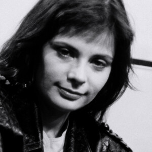 D'après l'ambulancier qui l'a emmenée à l'hopital, "elle se trouvait dans un coma profond".
Marie Trintignant sur le plateau de l'émission TV "Ciel mon mardi!". Le 18 juin 1991