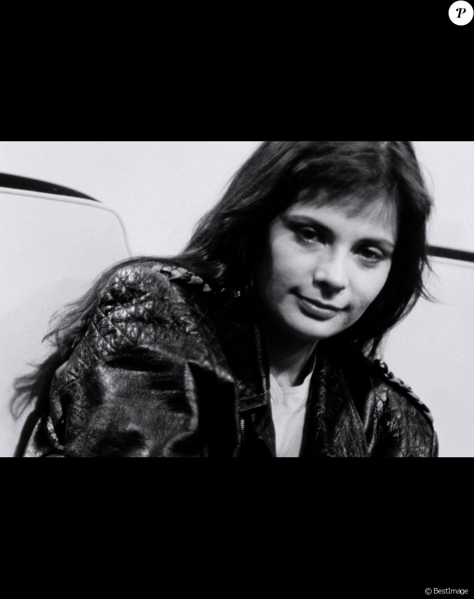 Info - M6 dévoilera, dimanche, la vidéo des auditions du chanteur Bertrand Cantat devant la justice lituanienne en août 2003, quelques jours après la mort de Marie Trintignant - Archives - Marie Trintignant sur le plateau de l'émission TV "Ciel mon mardi!". Le 18 juin 1991