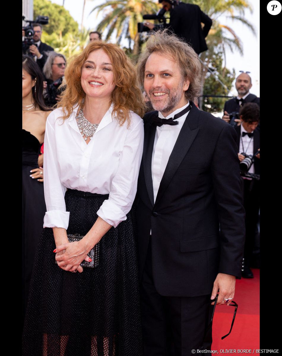Marine Delterme et son mari Florian Zeller - Montée des marches du film " Triangle of Sadness (Sans filtre) " lors du 75ème Festival International du Film de Cannes. Le 21 mai 2022 © Olivier Borde / Bestimage