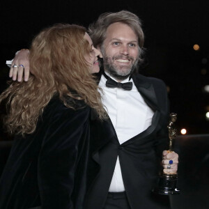 Et peut-être arriver jusqu'aux Oscars, comme l'a fait son beau-père Florian Zeller ! 
Florian Zeller et sa femme Marine Delterme - Le scénariste et réalisateur français Florian Zeller (Oscar du meilleur scénario adapté pour le film "The Father") lors de la projection et la remise de son oscar sur le toit des studios Canal+ à Paris, France, le 25 avril 2021. © Photoshot/Pool/Panoramic/Bestimage 