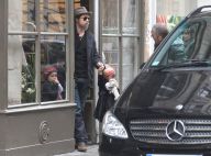 Pendant qu'Angelina travaille dur, Brad Pitt fait... papa poule à Paris avec Shiloh et Zahara !