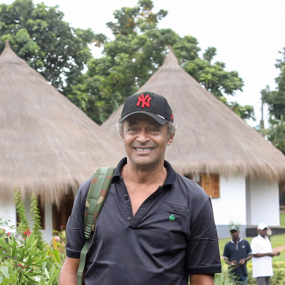 L'artiste s'est montré rassurant.
L'ancien sportif de tennis, Yannick Noah dans son village Noah, à Yaoundé, Cameroun, le 25 juillet 2022. © Stéphane Lemouton/Bestimage 