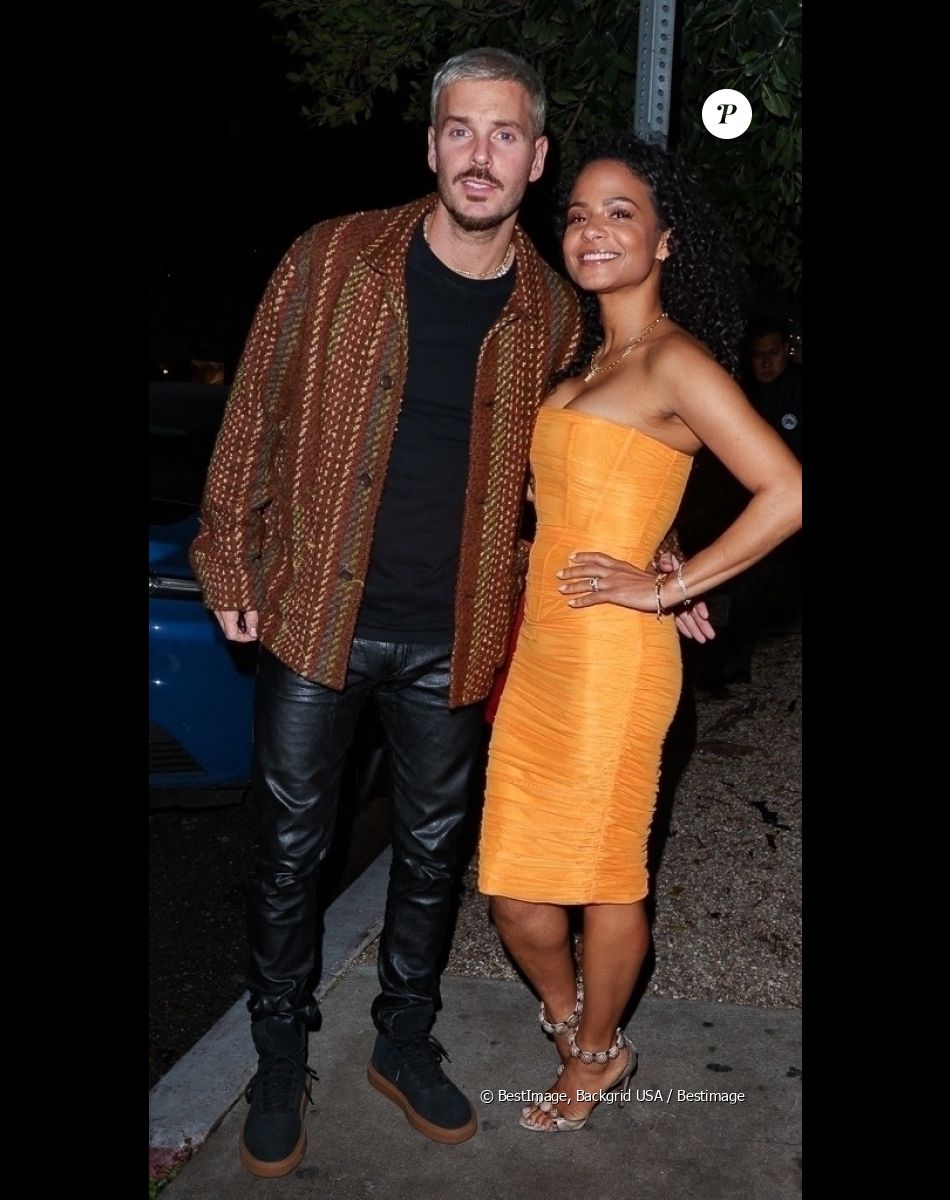 Voilà qui devrait donner à M.Pokora des envies de revenir à Los Angeles un peu plus tôt que prévu !
Exclusif - Christina Milian et son mari M. Pokora (Matt Pokora) à la sortie du restaurant Catch Steak House à West Hollywood, Los Angeles, Californie, Etats-Unis, le 6 janvier 2023. Christina est avec un à emporter.