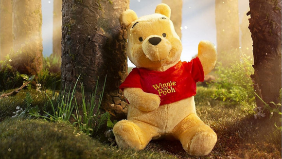 Cette peluche Winnie l'Ourson de Disney Store sera à votre enfant pour moins de 29 €