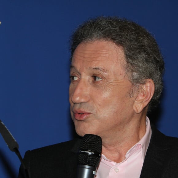 Exclusif - Michel Drucker - Remise des prix du concours des meilleurs clips sur la sécurité routière à Paris le 3 juin 2014. Ce concours a été organisé par le Bureau d'Education et Information Routières de la DOPC de la Préfecture de Police, et ce, dans le cadre de la Quinzaine Régionale de Sécurité Routière qui se déroule entre le 1er et 15 juin 2014. 