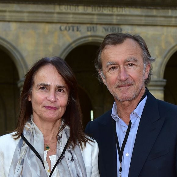 Depuis, ils filent le parfait amour et vivent loin de Paris.
Christophe Malavoy et sa femme Isabelle - People assistent à l'opéra en plein air 'La Traviata' (une production de Benjamin Patou, le PDG de Moma Group) dans la cour d'honneur de l'hôtel des Invalides à Paris le 8 septembre 2015.