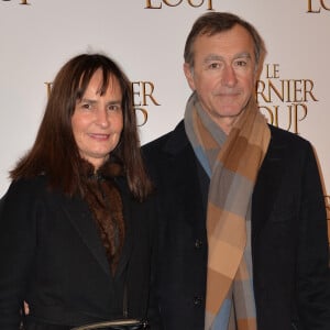 Christophe Malavoy et sa femme Isabelle - Avant-première du film "Le dernier Loup" à l'UGC Normandie sur les Champs-Elysées à Paris, le 16 février 2015.