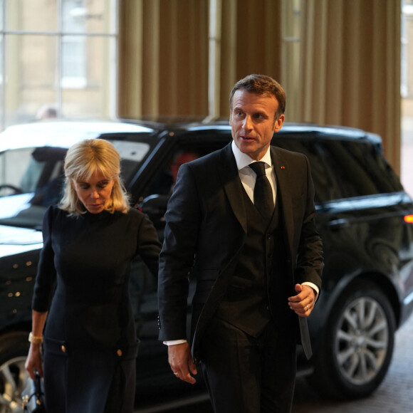 Le président français Emmanuel Macron et la première dame, Brigitte Macron - Les chefs d'Etats et les invités arrivent à la réception donnée par le roi d'Angleterre à Buckingham Palace, à la veille des funérailles de la reine Elizabeth II d'Angleterre, le 18 septembre 2022. 