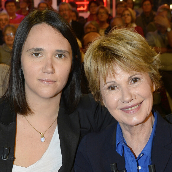 Il s'agit de la deuxième collaboration entre Miou-Miou et sa fille après "Pupille", sorti en 2018 
Miou-Miou et sa fille Jeanne Herry - Enregistrement de l'émission "Vivement Dimanche" à Paris le 4 Fevrier 2015. L'émission sera diffusée le 08 Fevrier. Invité principal Miou-Miou