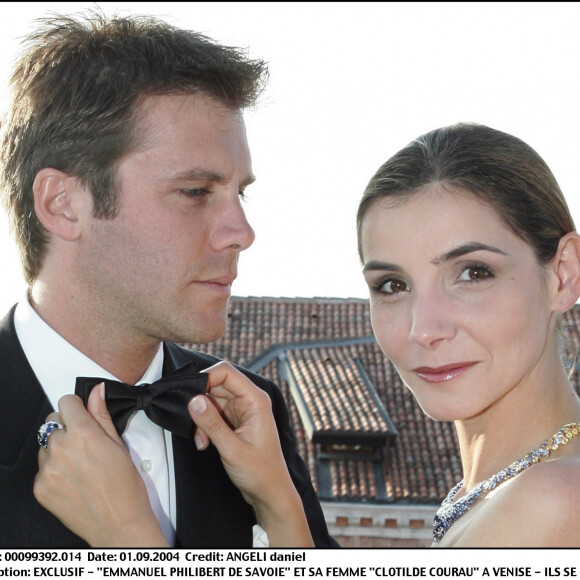Aujourd'hui c'est Vittoria de Savoie qui fait parler. Sosie de sa célèbre maman, Clotilde Courau, la jeune princesse, fille d'Emmanuel-Philibert de Savoie, et digne héritière de son grand-père, Victor-Emmanuel, représente parfaitement son clan.
Exclusif - Emmanuel Philibert de Savoie et Clotilde Courau