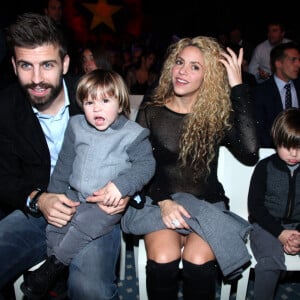 Shakira, son compagnon Gerard Piqué et ses fils Milan et Sasha - Gerard Piqué reçoit un prix lors de la 5ème édition du "Catalan football stars" à Barcelone, Espagne, le 28 novembre 2016.