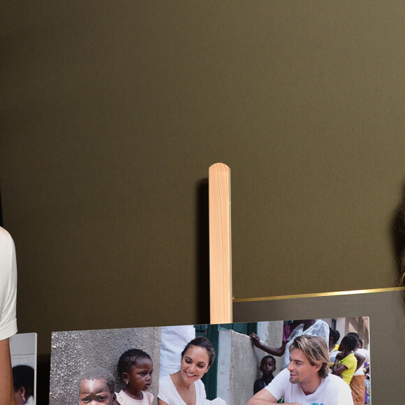 Camille Lacourt et son ex-femme Valérie Bègue sont les parrain et marraine du 10ème anniversaire du partenariat entre Pampers et l'Unicef pour le vaccin des enfants contre le tétanos. Paris, le 13 novembre 2015