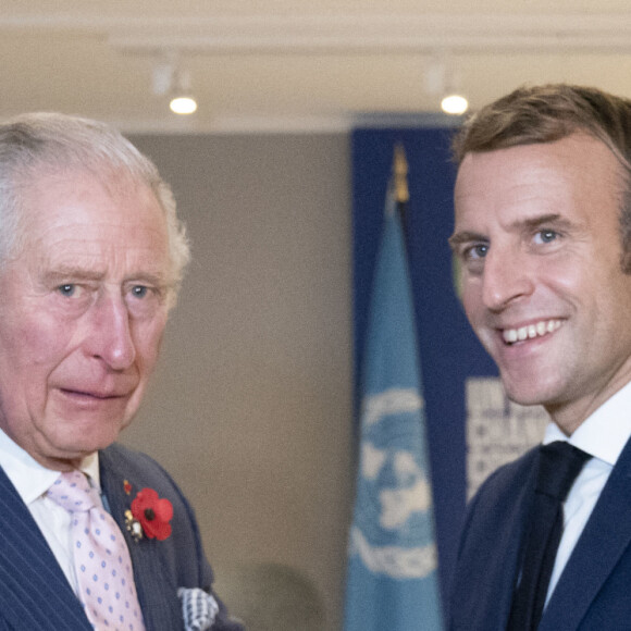 En attendant de pouvoir déguster des mets préparés par des chefs 3 étoiles français, Charles devra donc s'armer d'encore un peu de patience
Le président Emmanuel Macron et le prince Charles prince de Galles lors du sommet de la COP26 à Glasgow le 1er novembre 2021. © Photoshot / Panoramic / Bestimage 